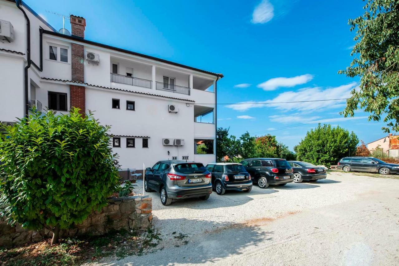 Apartments San Francesco Ровінь Екстер'єр фото